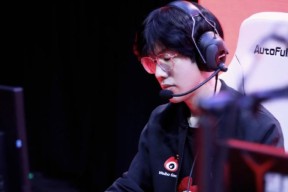 NG28- theshy第一把滑板鞋回放 